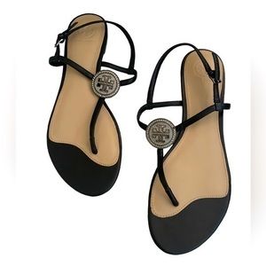 TORY BURCH thong sandals. Shimmery logo in the center NEVER WORN BLK